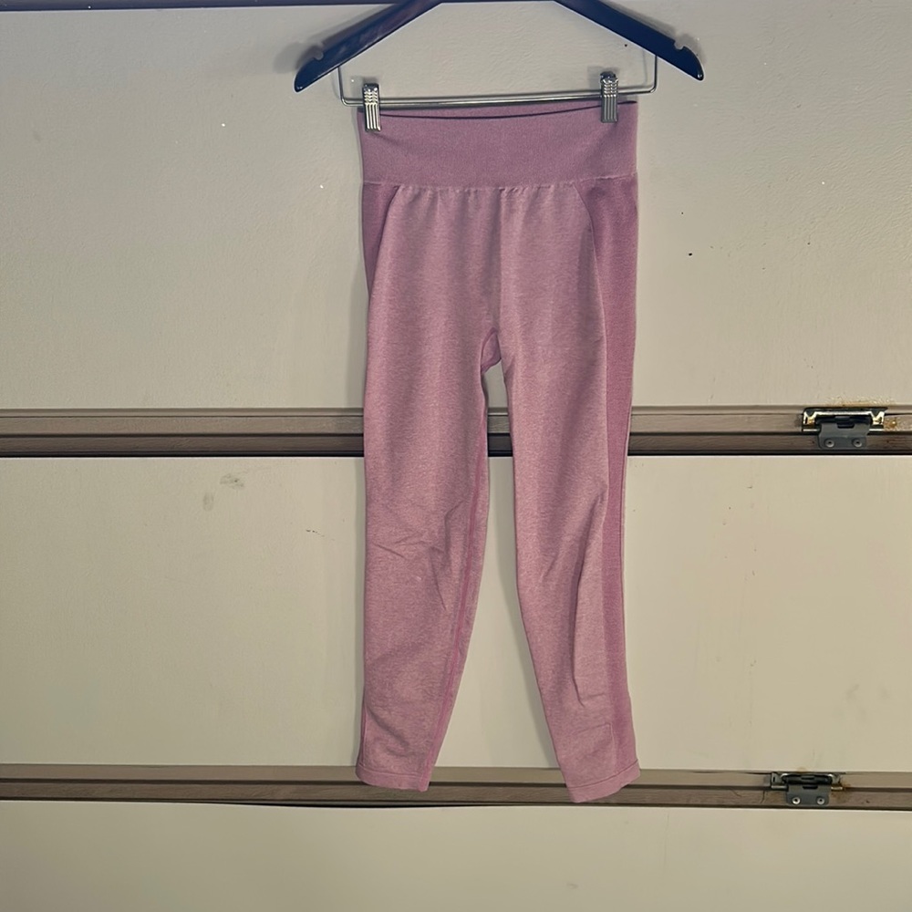 S. GYMSHARK. PINK leggings.